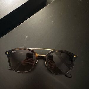 Raybans sunglasses